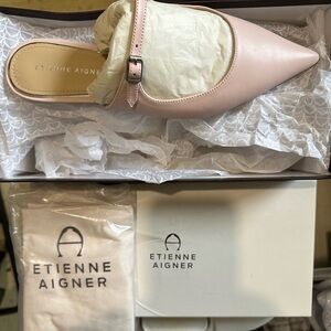 Etienne Aigner soft pink women’s flats NWT